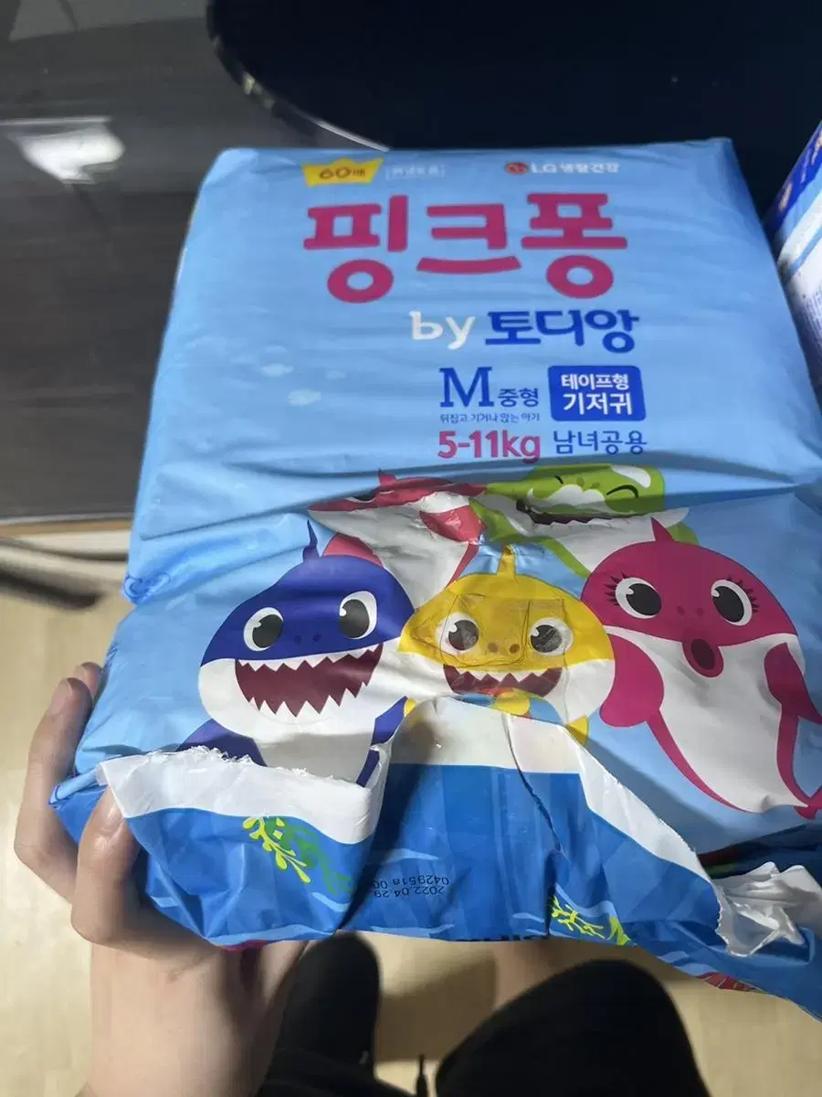 토디앙 핑크퐁 기저귀  약 100매 중형 (5-11kg)